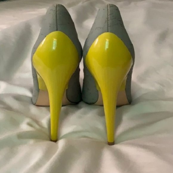 L.A.M.B. Pumps Jocelyn Grey Cork Stiletto Heel - Picture 3 of 8